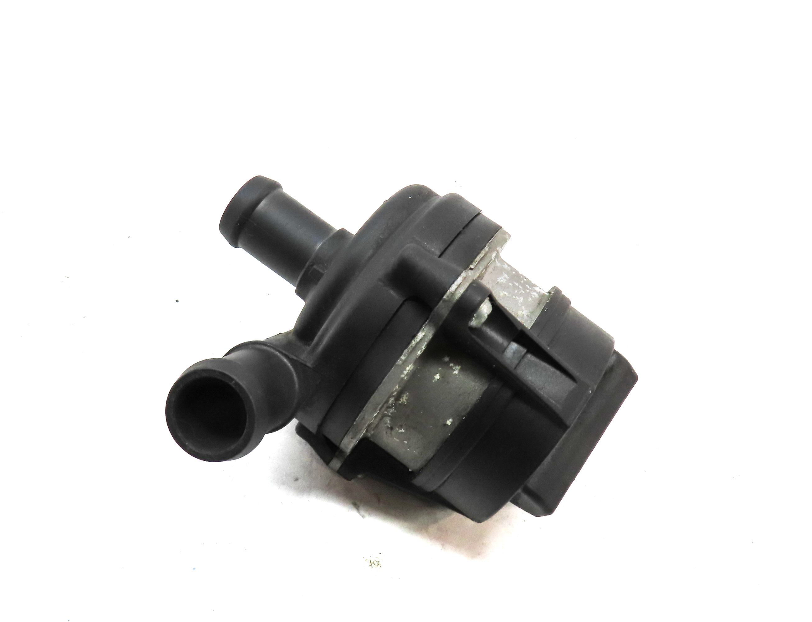 2016 LAND RANGE ROVER (L405) 5.0L SUPER ENGINE AUXILIARY WATER COOLANT PUMP — exact item pictured